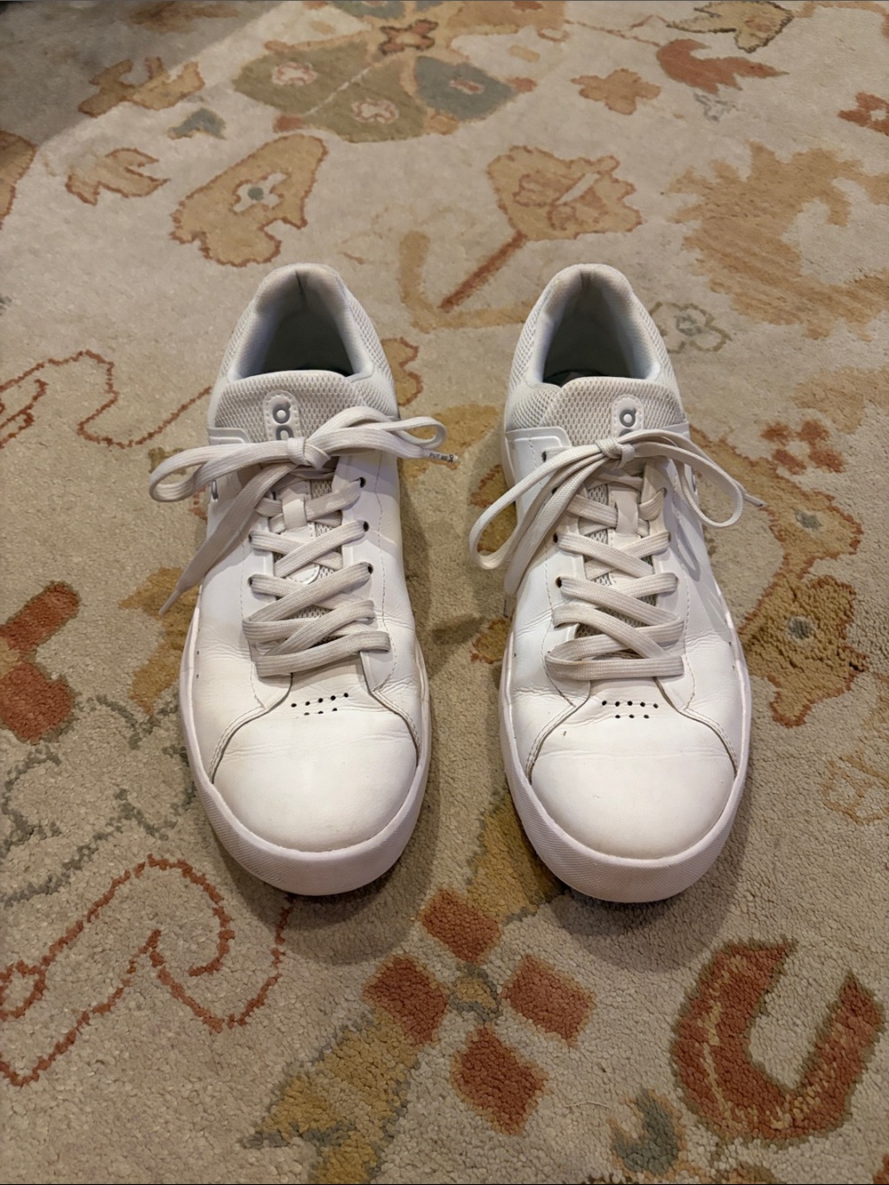 Roger Federer On sneakers.